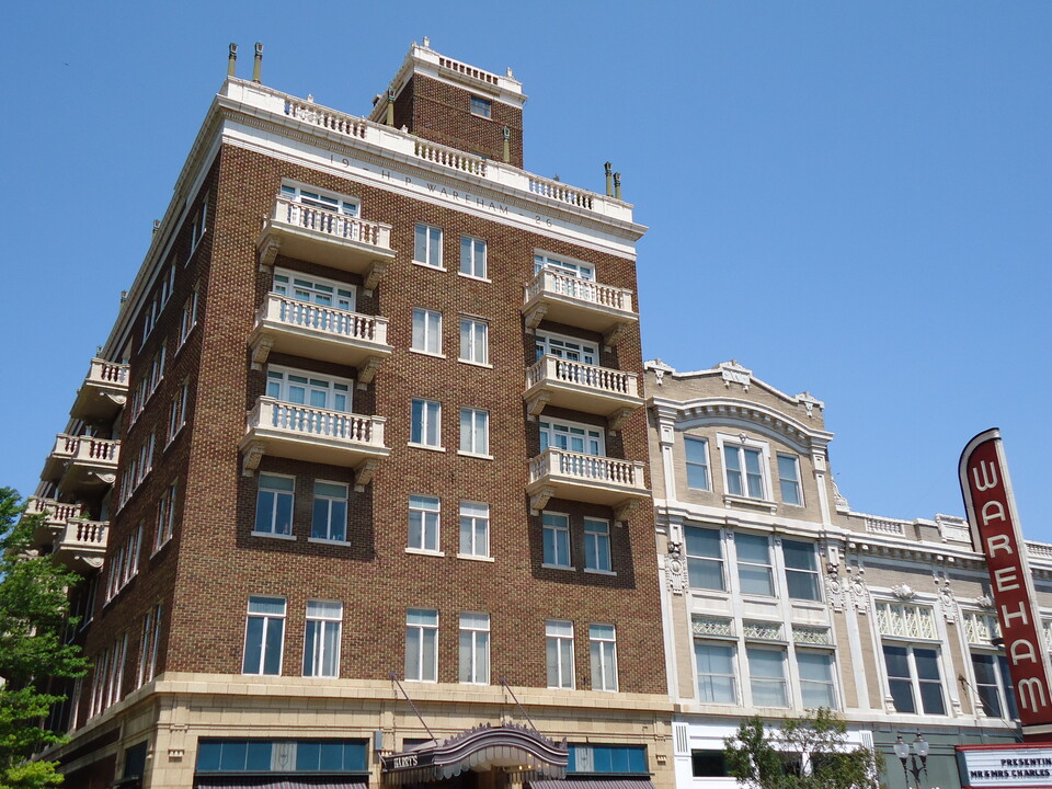 Wareham Residential - 418 Poyntz in Manhattan, KS - Foto de edificio