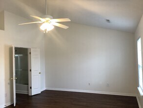 5808 W Port Dr in McCordsville, IN - Building Photo - Building Photo