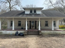 515 Hamburg Turnpike in West Milford, NJ - Building Photo