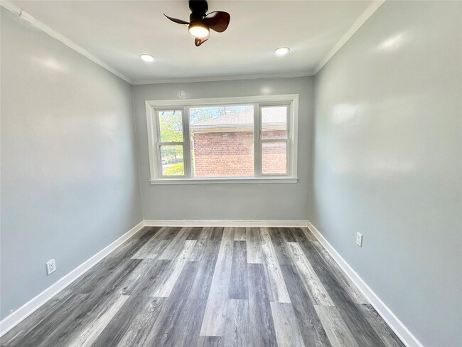 property at 18605 140th Ave