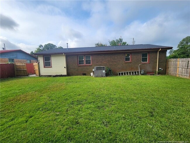 6222 Timberland Dr in Fayetteville, NC - Building Photo - Building Photo