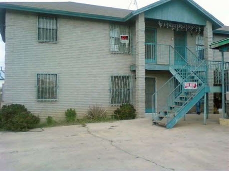 2306 S Bartlett Ave in Laredo, TX - Foto de edificio