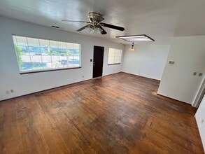 215 S D St in Lompoc, CA - Building Photo - Building Photo