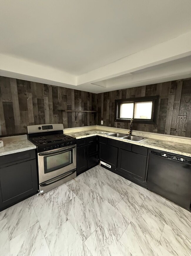 property at 3351 E 65th St