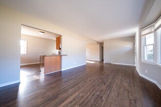 7301 W Old Shakopee Rd in Bloomington, MN - Building Photo - Building Photo