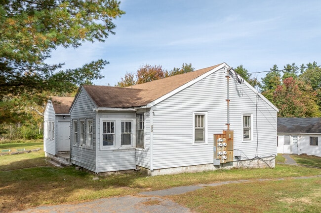 274-278 Cold Spring Rd in Monticello, NY - Foto de edificio - Building Photo