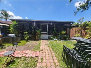 4704 SW 136th Pl in Miami, FL - Building Photo - Building Photo