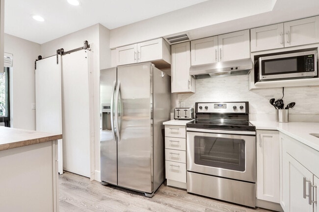 133 Brackenwood Rd in Palm Beach Gardens, FL - Building Photo - Building Photo