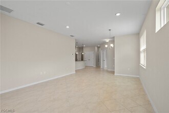 4443 Dutchess Park Rd in Ft. Myers, FL - Building Photo - Building Photo