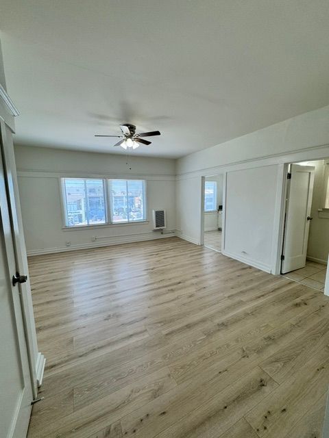 property at 984 S Oxford Ave