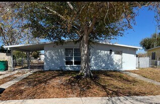 21130 Gladis Ave in Port Charlotte, FL - Building Photo