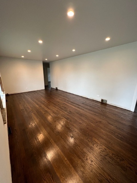 8000 N Ozark Ave in Niles, IL - Building Photo - Building Photo