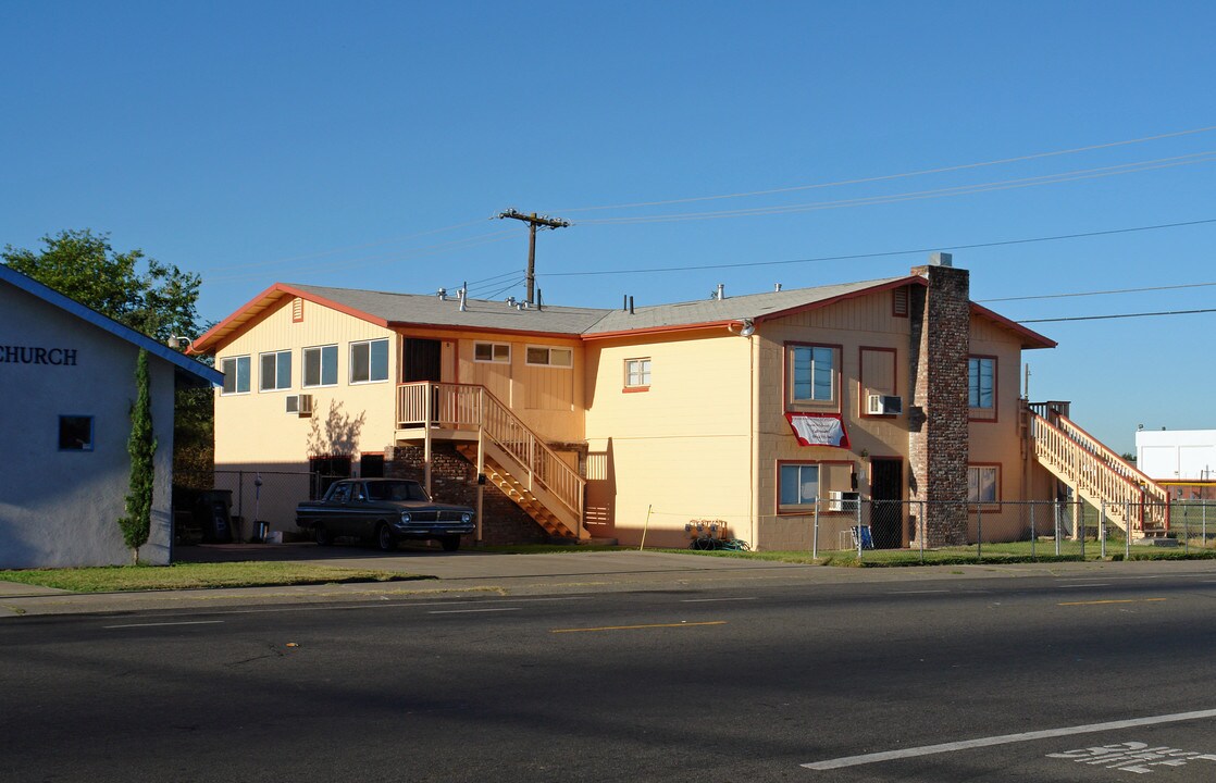 1542 Grand Ave in Sacramento, CA - Foto de edificio