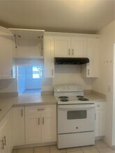 2300 Park Ln in Hollywood, FL - Building Photo - Building Photo