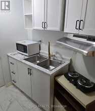 283 Grey Fox Dr in Kitchener, ON - Building Photo - Building Photo