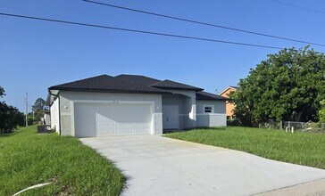 3513 16th St SW in Lehigh Acres, FL - Building Photo - Building Photo