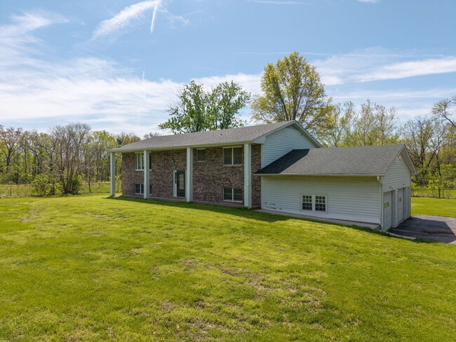 6500 E Bass Ln in Columbia, MO - Building Photo - Building Photo
