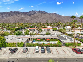 579 S Highland Dr in Palm Springs, CA - Building Photo - Building Photo