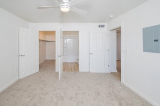 Pointe at North Penn in Edmond, OK - Foto de edificio - Interior Photo