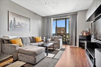 5 E 14th Pl-Unit -1202 in Chicago, IL - Building Photo - Building Photo