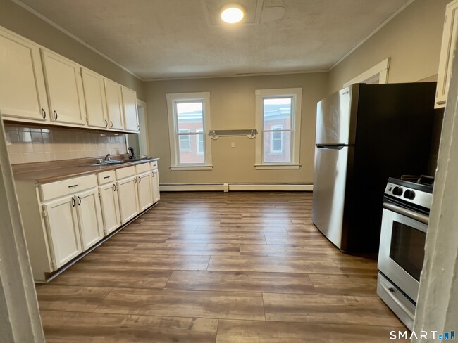 838 Capitol Ave in Hartford, CT - Building Photo - Building Photo