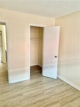 680 Tennis Club Dr in Fort Lauderdale, FL - Foto de edificio - Building Photo