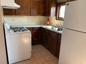 355 Field St, Unit 2