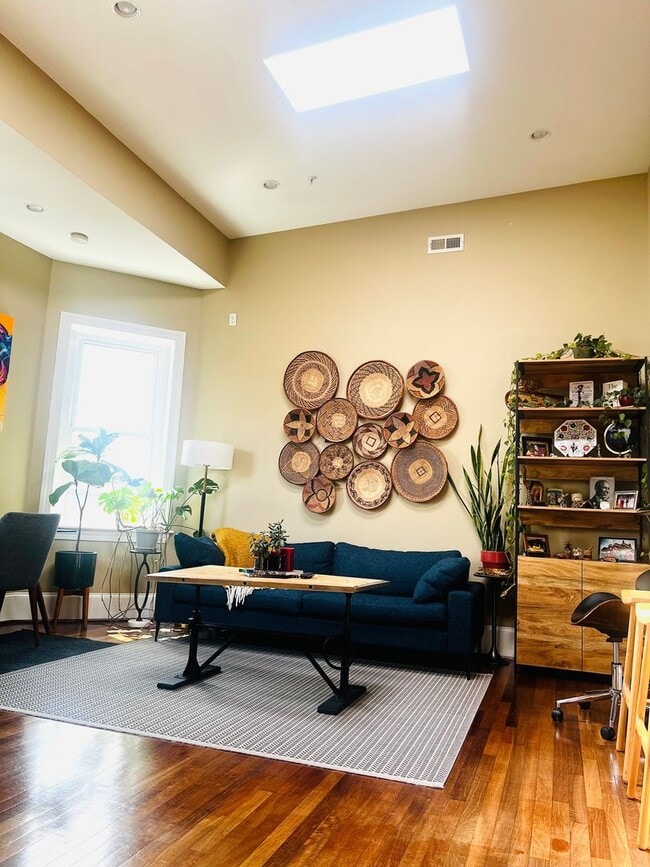 1324 Euclid St NW in Washington, DC - Building Photo - Building Photo