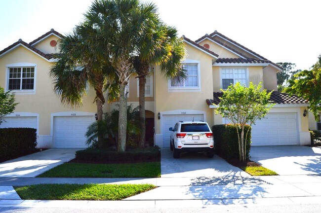 property at 1032 Pinewood Lake Ct