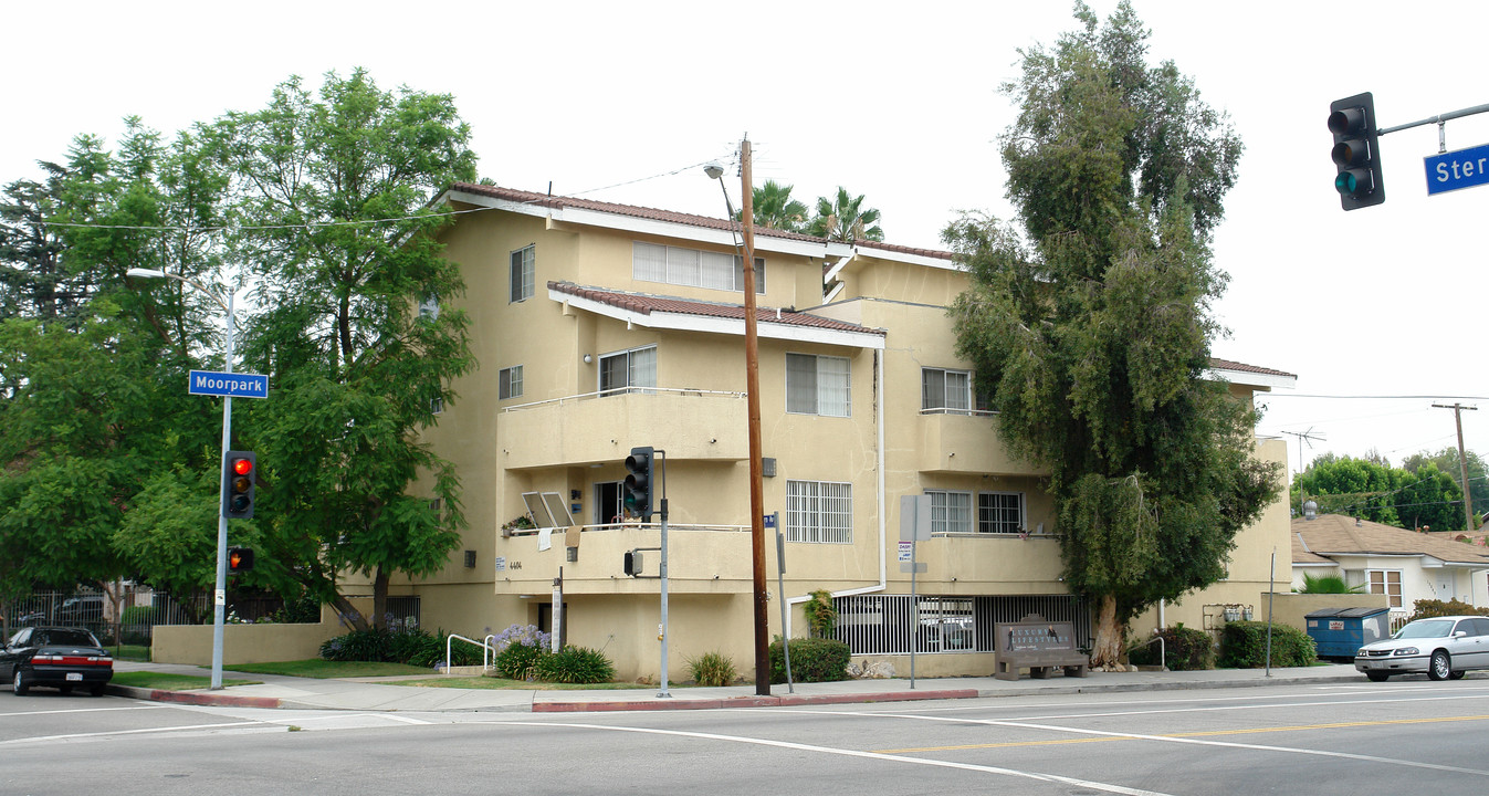 4404 Stern Ave in Sherman Oaks, CA - Building Photo