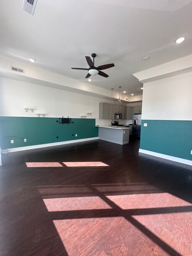 516 W Montgomery Ave, Unit 3 in Philadelphia, PA - Building Photo - Building Photo