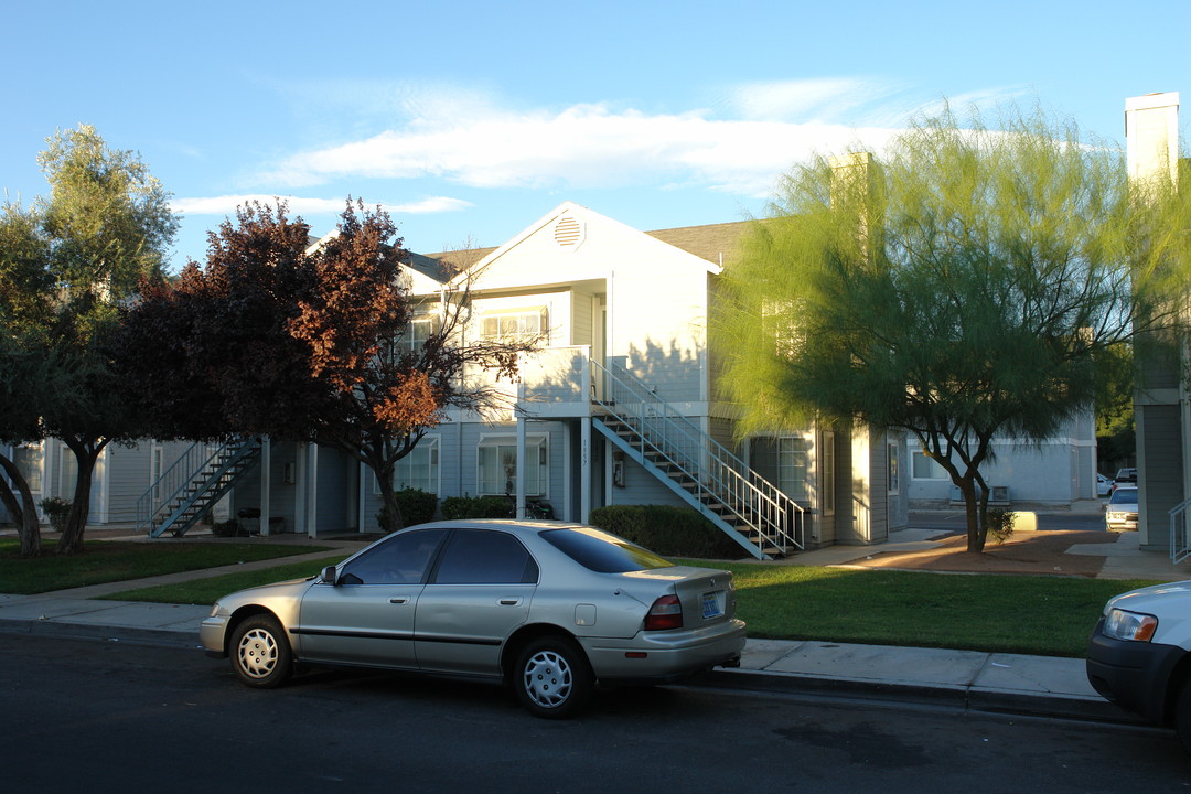 Lake Mead Villas in Las Vegas, NV - Building Photo