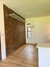 78 W 85th St, Unit 5E in New York, NY - Foto de edificio - Building Photo