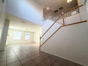 7365 W Shelbourne Ave in Las Vegas, NV - Building Photo - Building Photo