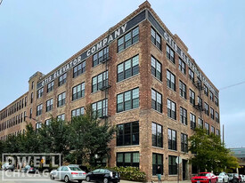 1515 W 15th St, Unit 2 in Chicago, IL - Building Photo