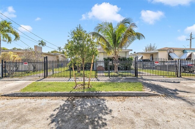 1176 NW 48th St in Miami, FL - Building Photo - Building Photo