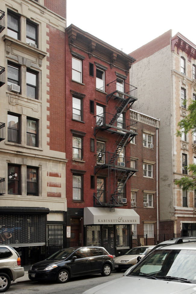 174 E Second St in New York, NY - Foto de edificio - Building Photo