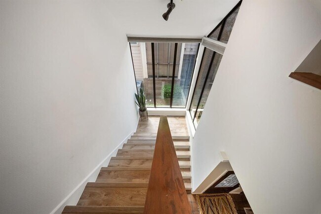 4904 Feagan St in Houston, TX - Foto de edificio - Building Photo