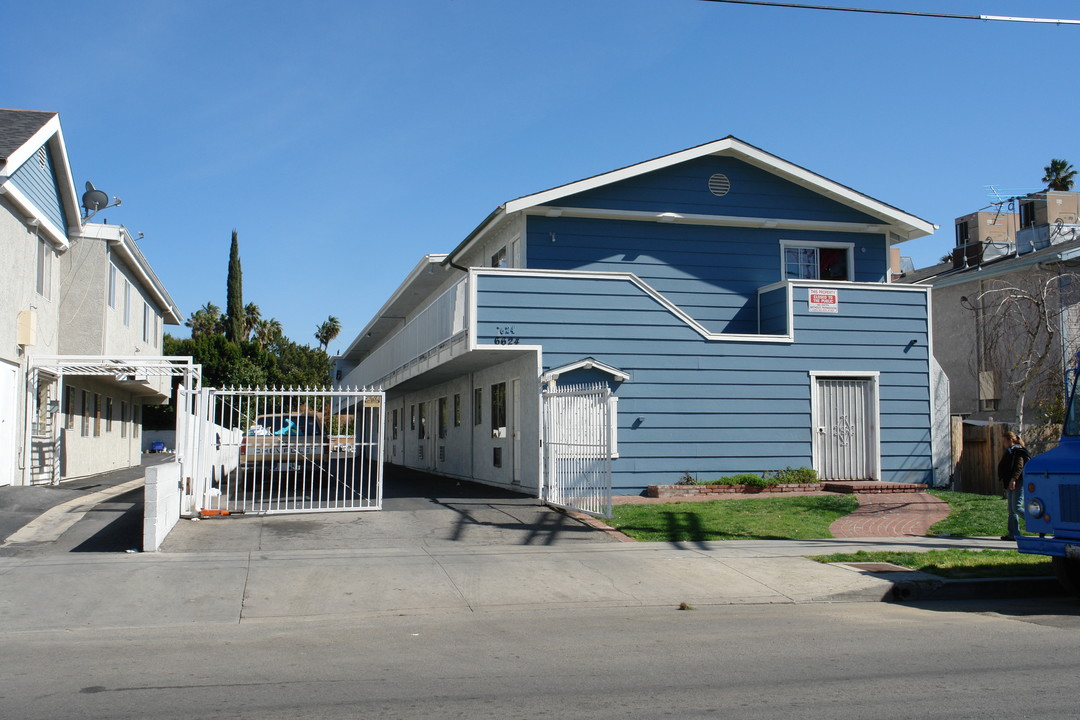 6624 Sylmar Ave in Van Nuys, CA - Building Photo