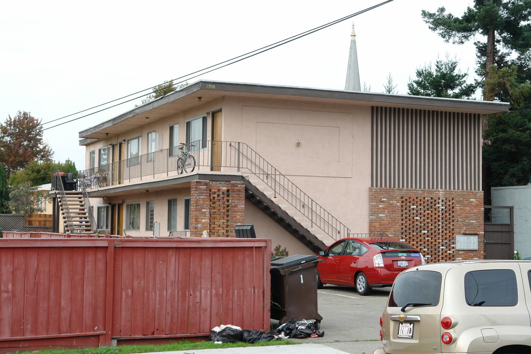 1910 9th St in Berkeley, CA - Building Photo