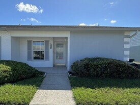 2910 Stillwell Ct in New Port Richey, FL - Building Photo