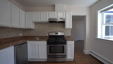 17 Spring Garden St, Unit 2 in Boston, MA - Building Photo - Building Photo