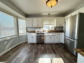 10911 Kentucky Ave N in Champlin, MN - Foto de edificio - Building Photo