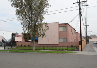 225 E Pearson Ave in Anaheim, CA - Building Photo - Building Photo