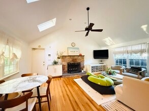 37 Wildon Rd in Wellesley, MA - Building Photo - Building Photo