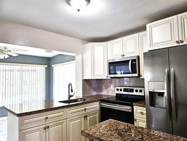 1040 NW 73rd Terrace in Margate, FL - Building Photo - Building Photo