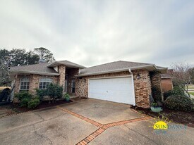 4099 Oak Pointe Dr in Gulf Breeze, FL - Building Photo