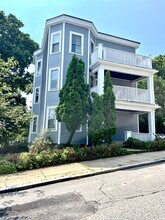 82 Newburg St, Unit 3 in Boston, MA - Foto de edificio - Building Photo