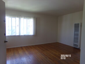 11618 Riverside Dr in North Hollywood, CA - Foto de edificio - Building Photo