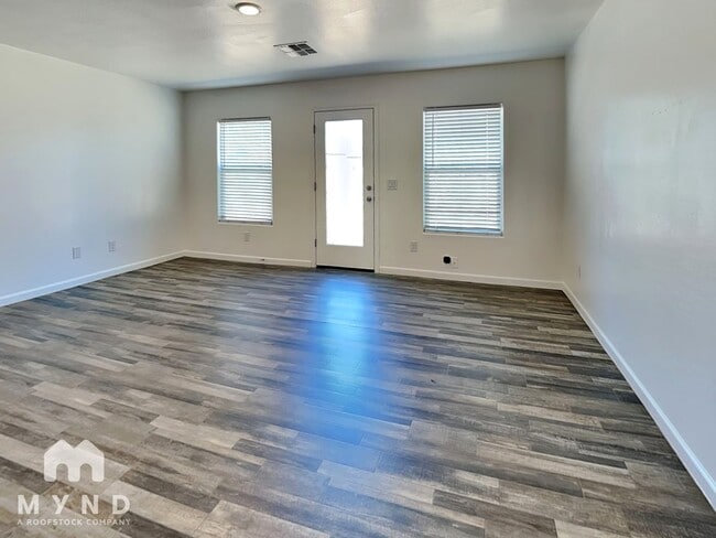 9346 W Raven Dr in Arizona City, AZ - Building Photo - Building Photo